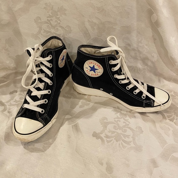 Converse ladies wedge black All Stars sz 7 - Picture 1 of 3